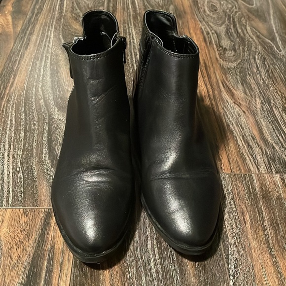 Aldo boots , wore only once , still got stickers on at the bottom - Picture 4 of 5